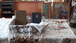 Виставка-інсталяція «Побут давніх золотіївців» у книгозбірні  в рамках Свята меду і трави «Золотіївські ряди»