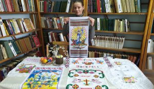 Конкурс великодніх рушників ”Господиня гарна я, господиня вправна я”
