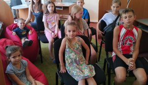 Бесіда з елементами гри ”Дорожні знаки наші друзі”