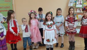 Літературна вітальня «У доброму світі поетеси»
