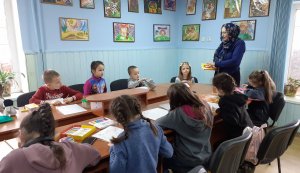 Книжкова вітальня за книгою Гагеруп К. «Дівчинка, яка рятувала книжки»