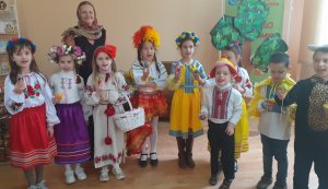 Народознавчі посиденьки «Великодня радість землю обіймає»