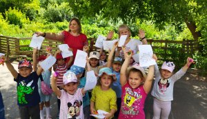 Бібліотечний килим ”Бібліотека під зеленими вітрилами” Бібліотека під відкритим небом
