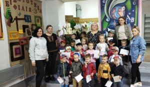 Червневий глазур «Бібліотека збирає друзів» Бібліотека під відкритим небом 