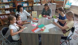 Майстерня радості ”Умілі рученята” Бібліотека під відкритим небом