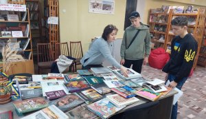 Вернісаж з бесідою ”Світ очима митця”