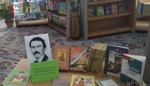 Книжкові розкладки ”Найталановитіший поет пошевченківської доби”