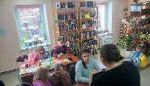 Читання вголос ”Читаємо книгу подоровану читачами ”Різдвозавр” Тома Флетчера”