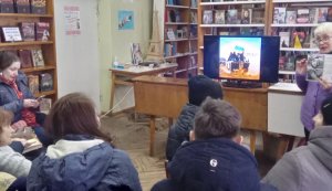 Відеопрезентація збірки ”Там, де вдома: 112 віршів про любов та війну”