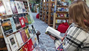 Книжкова виставка ”Слова самі складаються в вірші” (Національний тиждень читання)