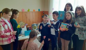 Виставка-вернісаж «Великдень іде – свято в душі несе» 