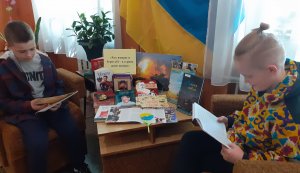 Виставка-пам’ять «Хто вмирає в боротьбі – в серцях живе повіки» 