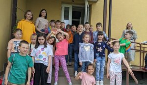 Зірковий час «Хай квіти цвітуть! Хай сонечко світить! Ми літу яскравому будемо радіти»  (Бібліотека під відкритим небом)
