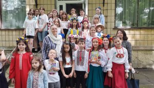 Літературна вітальня «Талановита мама геніальної доньки»