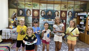 Червневі посиденьки «Привіт канікулярики» (Бібліотека під відкритим небом)