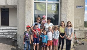 Патріотична година  «Синьо-жовтий прапор маємо» (Бібліотека під відкритим небом)