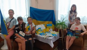 Виставка-інсталяція «Символ віри і надії» (До Дня Державного Прапора України) 