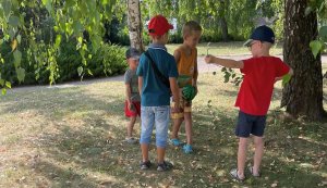 Ігри на дворі «Паличка – виручалочка» (Бібліотека під відкритим небом)