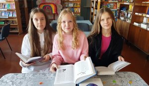 Літературний огляд «До рідного слова торкаюсь душею» (День української писемності та мови)