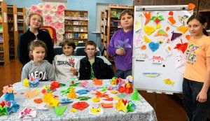 Мистецька світлиця «Світ, створений з паперу» (до Всесвітнього дня оригамі) 