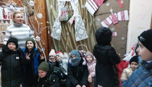 Зимова фотозона «Ангел постукав у віконце»