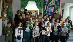 Бібліоекскурс «Мандруємо Бібліотекою»  (Тиждень дитячої та юнацької книги  «Книга змінює світ»)