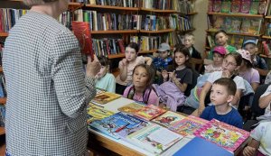Екскурсія до бібліотеки ”Бібліотечні скарби”