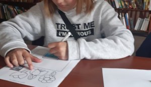 Арт майданчик ”Бібліотека-територія творчості: листівка для матусі” (До Дня матері)
