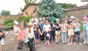 Гра-подорож ”Дітям світу - сонце і мир” («Бібліотека під відкритим небом – 2025» в рамках мистецького проєкту «Рівне. Літо. Музика – 2025»)