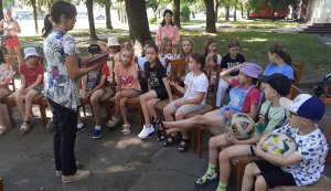 Улюблені читання «Пухнасто-муркотливі історії» («Бібліотека під відкритим небом – 2025» в рамках мистецького проєкту «Рівне. Літо. Музика – 2025»)