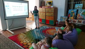 Бібліомікс «Скільки в літа таємниць!» («Бібліотека під відкритим небом – 2025» в рамках мистецького проєкту «Рівне. Літо. Музика – 2025»)
