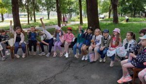 Калейдоскоп «Юні екологознавці» («Бібліотека під відкритим небом – 2025» в рамках мистецького проєкту «Рівне. Літо. Музика – 2025»)
