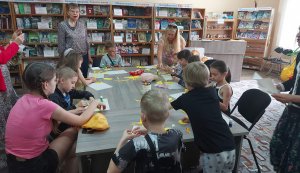 Арт година ”Малюємо сонечко” («Бібліотека під відкритим небом – 2025» в рамках мистецького проєкту «Рівне. Літо. Музика – 2025»)