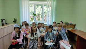 Ігрова карусель ”Бігай, стрибай, здоровим зростай!” («Бібліотека під відкритим небом – 2025» в рамках мистецького проєкту «Рівне. Літо. Музика – 2025»)