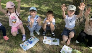 Віктрина ”Правила поведінки на природі” («Бібліотека під відкритим небом – 2025» в рамках мистецького проєкту «Рівне. Літо. Музика – 2025»)