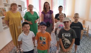 Бібліопікнік «Веселися, грай і книжечки читай» («Бібліотека під відкритим небом – 2025» в рамках мистецького проєкту «Рівне. Літо. Музика – 2025»)
