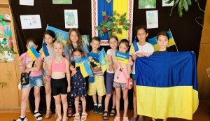 Година Державності «Є Батьківщина лиш одна – це наша славна Україна!» (До Дня Державного Прапора України) («Бібліотека під відкритим небом – 2025» в рамках мистецького проєкту «Рівне. Літо. Музика – 2025»)