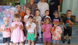 Літні розваги з елементами творчості «Літо під парасолькою» («Бібліотека під відкритим небом – 2025» в рамках мистецького проєкту «Рівне. Літо. Музика – 2025»)