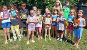 Книжковий пікнік «Відпочинок з улюбленою книгою» («Бібліотека під відкритим небом – 2025» в рамках мистецького проєкту «Рівне. Літо. Музика – 2025»)