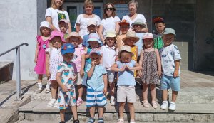 Казкова тусня «Солодка казка дитинства» («Бібліотека під відкритим небом – 2025» в рамках мистецького проєкту «Рівне. Літо. Музика – 2025»)