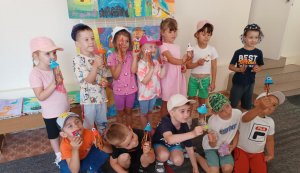 Виставка робіт юної художниці Анни Багнюк (7 років)  ”З Україною в серці”