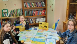 Арт-виставка дитячих малюнків «Незалежна Україна в дитячих серцях»  (До Дня Державного Прапора України та До Дня Незалежності України)