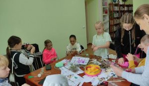Літературний дворик «Розумні, спритні та завзяті» («Бібліотека під відкритим небом – 2025» в рамках мистецького проєкту «Рівне. Літо. Музика – 2025»)