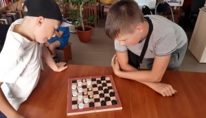 День спорту «З спортом дружиш – здоровим будеш!» (до Дня фізичної культури і спорту) 