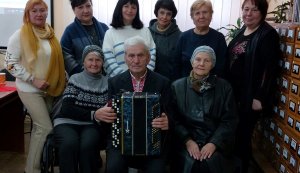 Дружні гостини «Затишок бібліотечних посиденьок» (До Дня людей похилого віку)