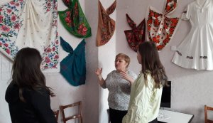Виставка «Хустка з маминої скрині»