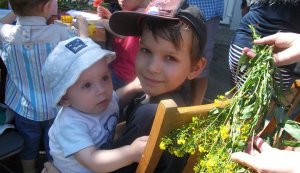 Календар народознавчий «На Зелені свята діти закликають в гості літо» у «Бібліотеці під відкритим небом»