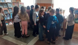 Виставка   вихованок  гуртка образотворчого мистецтва клубу «Самоцвіт»  «Творчий тандем»