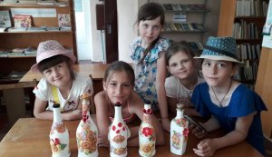 Майстер-клас «Декупаж на пляшці» у «Бібліотеці під відкритим небом»