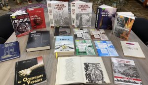 Виставка-нагадування ”Памʼять, що єднає покоління”
